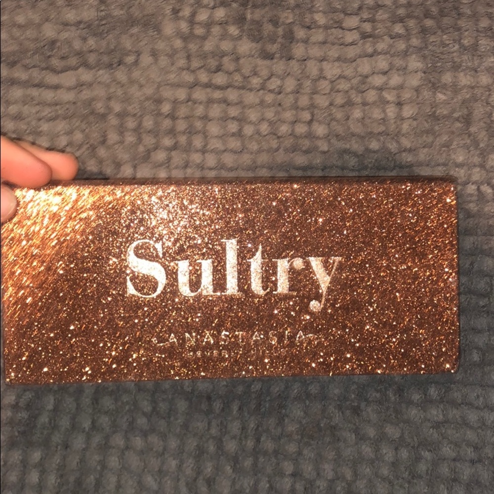 Anastasia Beverly Hills eye shadow palette
